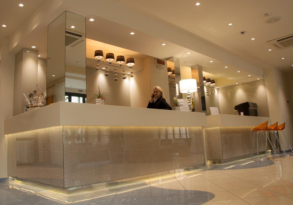 Hotel Aurora Mare Rimini Luaran gambar