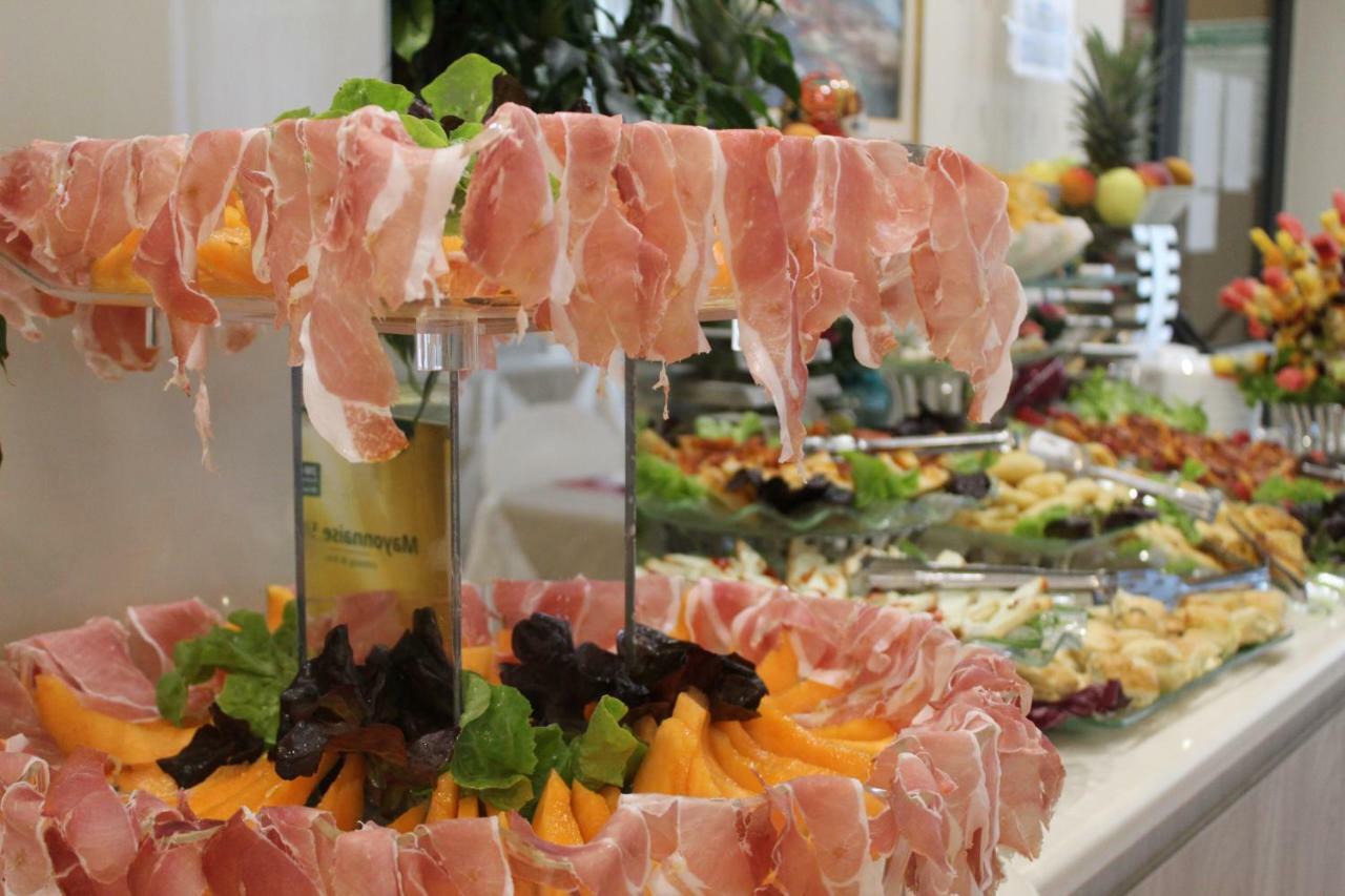 Hotel Aurora Mare Rimini Luaran gambar