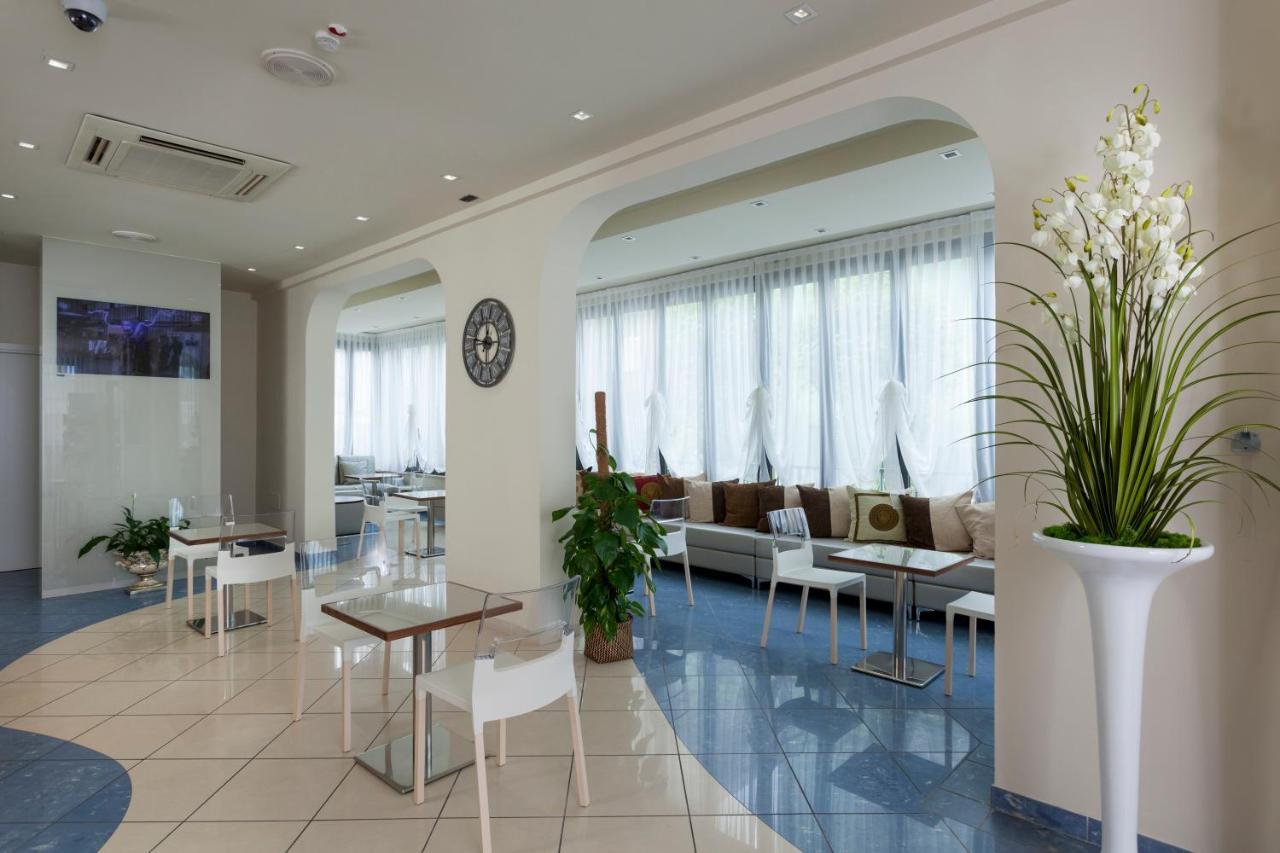 Hotel Aurora Mare Rimini Luaran gambar