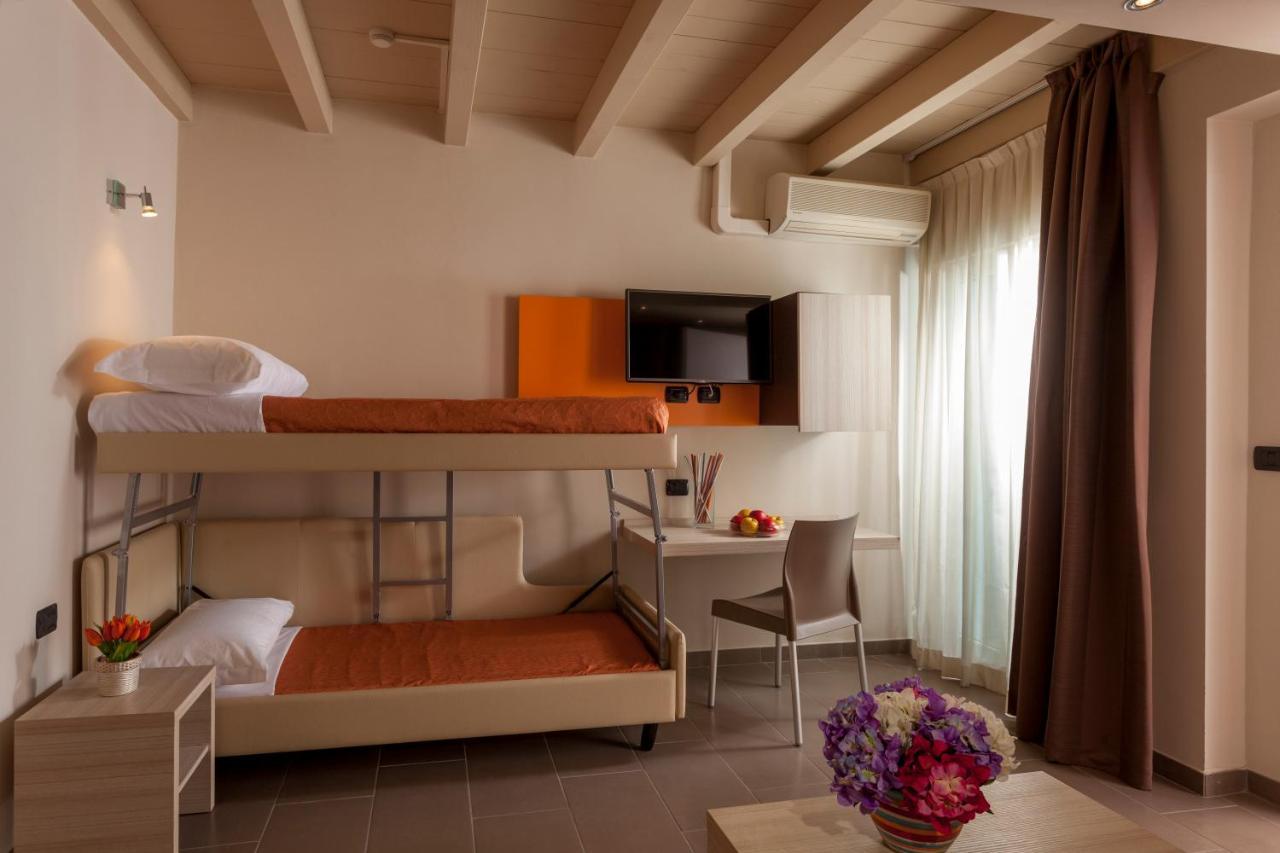 Hotel Aurora Mare Rimini Luaran gambar